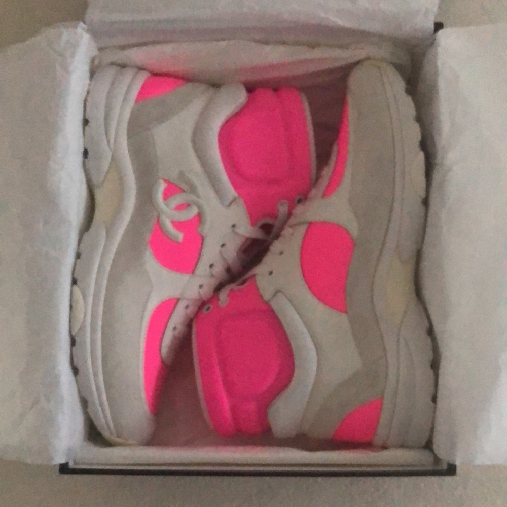 Chanel CC Logo White Pink High Top Sneakers - Picture 12 of 14